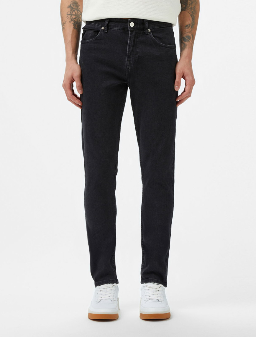 Lacoste Erkek Slim Fit Siyah Jean Pantolon Lacoste Erkek Slim Fit Siyah Jean Pantolon