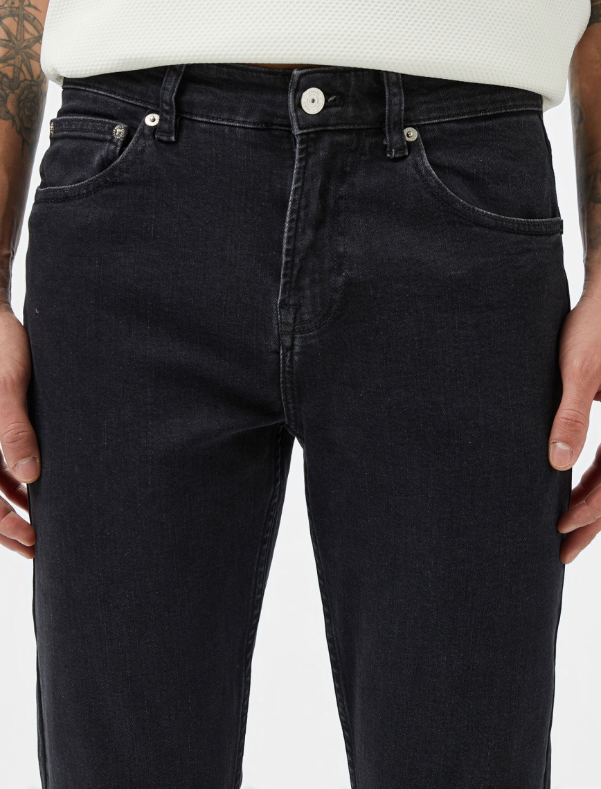 Lacoste Erkek Slim Fit Siyah Jean Pantolon Lacoste Erkek Slim Fit Siyah Jean Pantolon