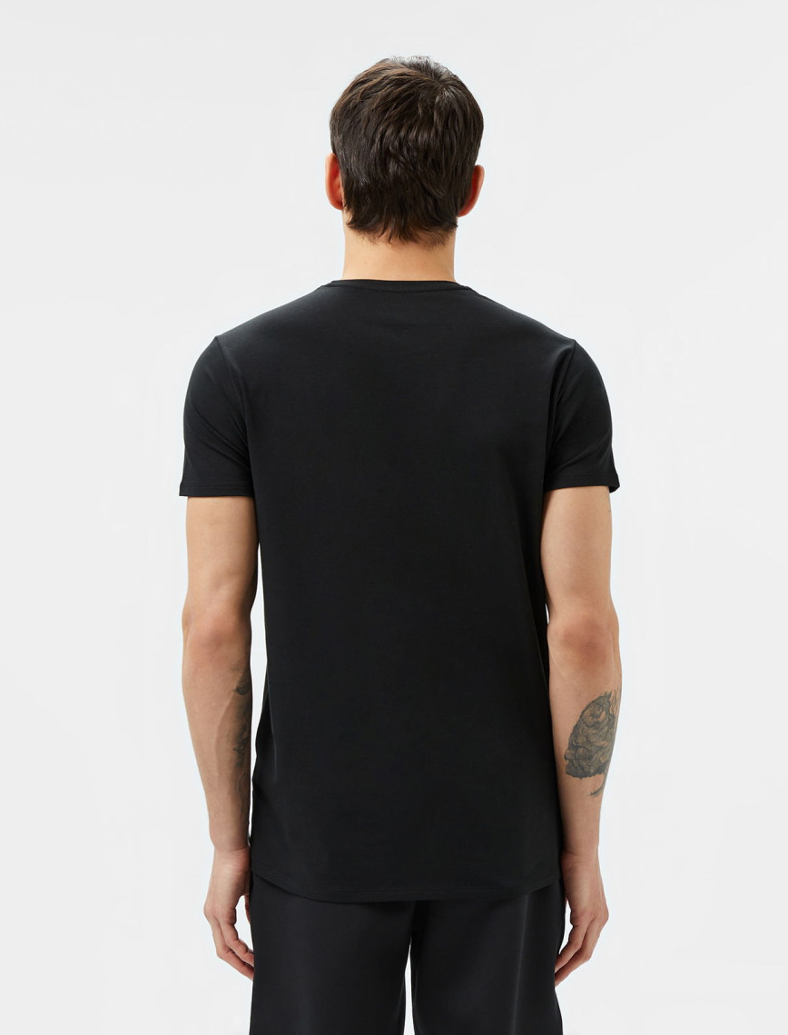 Lacoste Erkek Slim Fit Bisiklet Yaka Siyah T-Shirt Lacoste Erkek Slim Fit Bisiklet Yaka Siyah T-Shirt