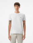 Lacoste Erkek Slim Fit Bisiklet Yaka Beyaz T-Shirt Lacoste Erkek Slim Fit Bisiklet Yaka Beyaz T-Shirt