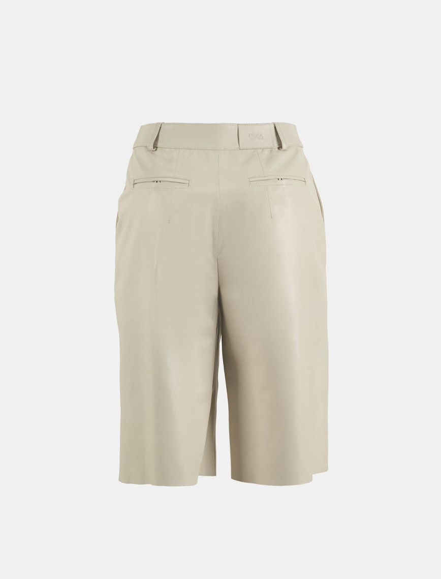 Kadın Beyaz Deri Bermuda Şort Kadın Beyaz Deri Bermuda Şort