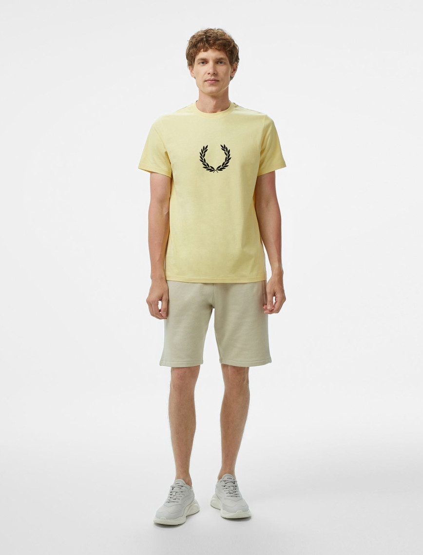 Fred Perry Flocked Laurel Wreath Gra Erkek Sarı T-Shirt Fred Perry Flocked Laurel Wreath Gra Erkek Sarı T-Shirt