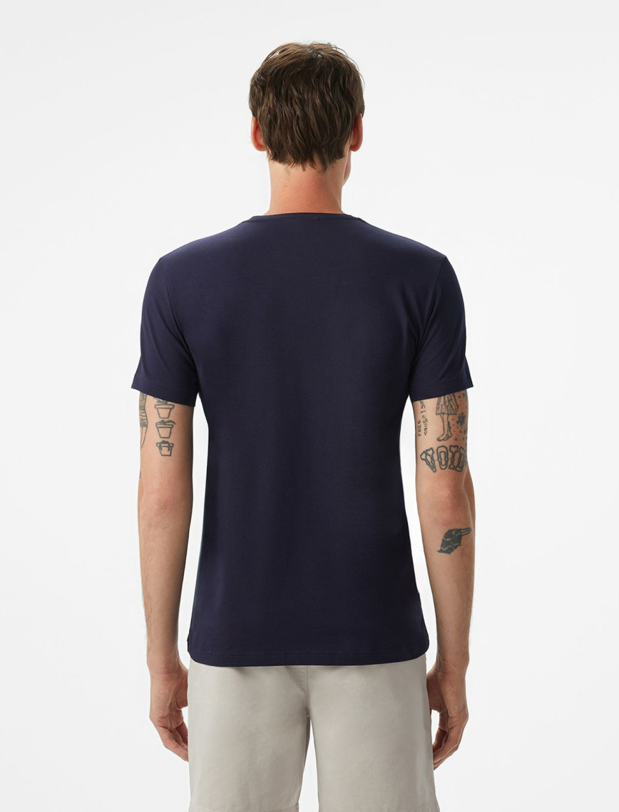 Lacoste Erkek Slim Fit Bisiklet Yaka Lacivert T-Shirt Lacoste Erkek Slim Fit Bisiklet Yaka Lacivert T-Shirt