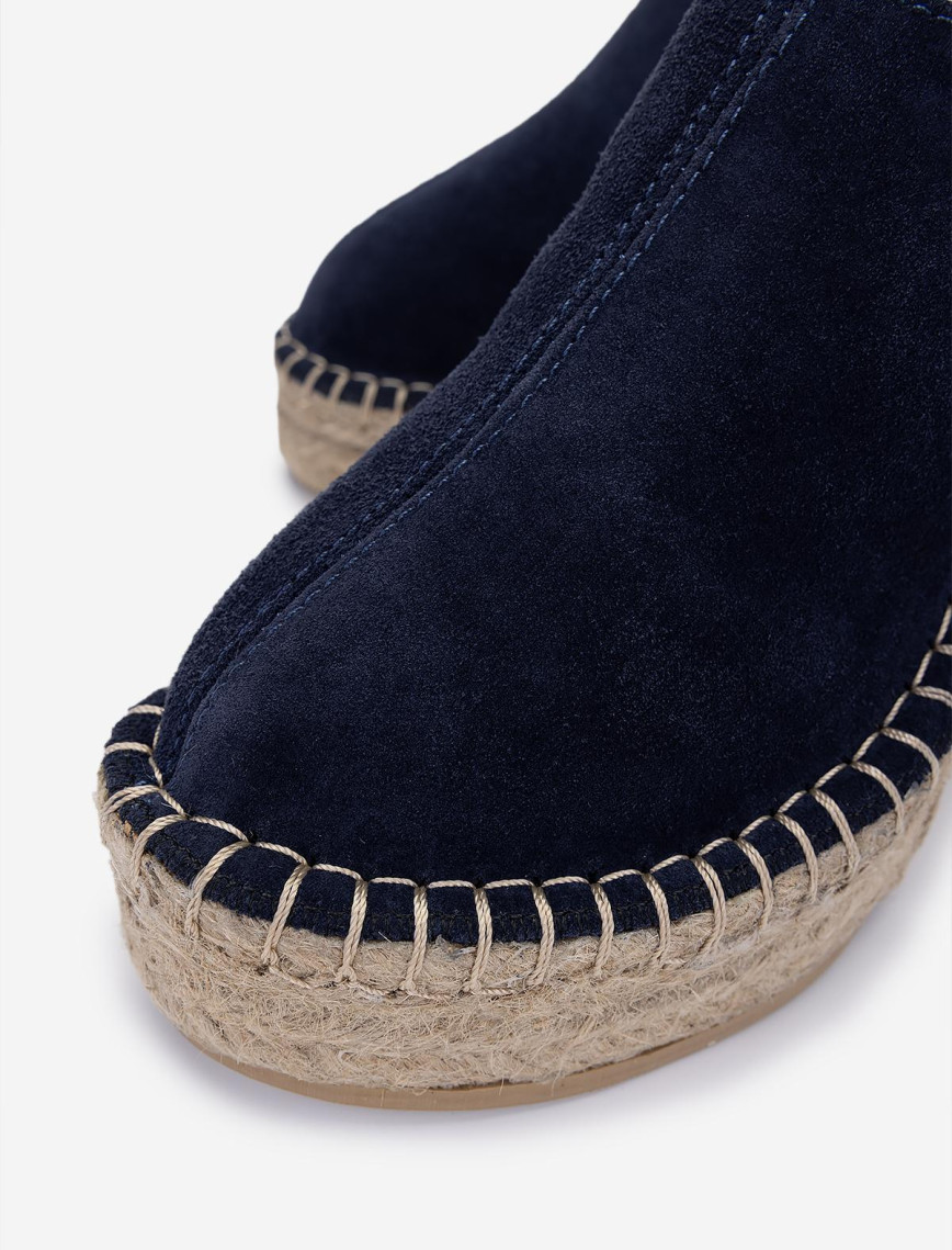 Valmenti Kadın Hakiki Deri Lacivert Süet Topuklu Terlik Valmenti Kadın Hakiki Deri Lacivert Süet Topuklu Terlik