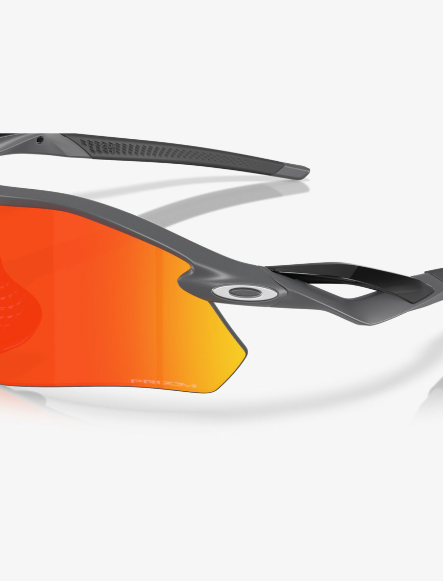 Oakley OO9495D Unisex Renkli Güneş Gözlüğü Oakley OO9495D Unisex Renkli Güneş Gözlüğü