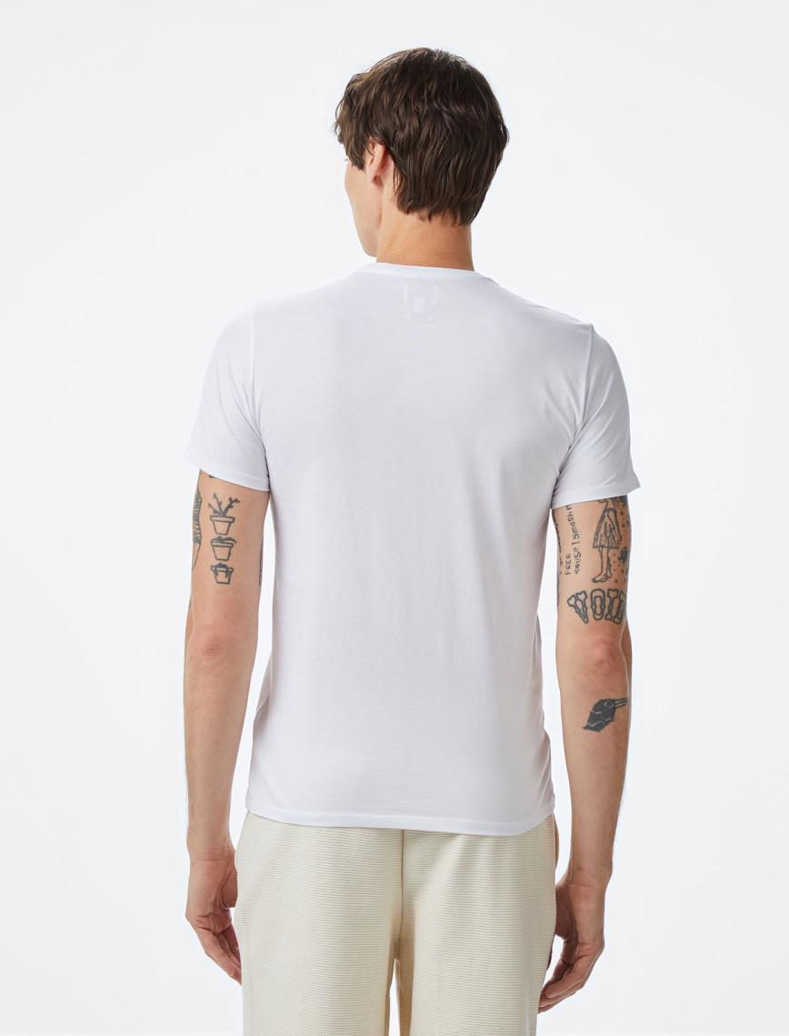 Guess Classic Erkek Beyaz T-Shirt Guess Classic Erkek Beyaz T-Shirt
