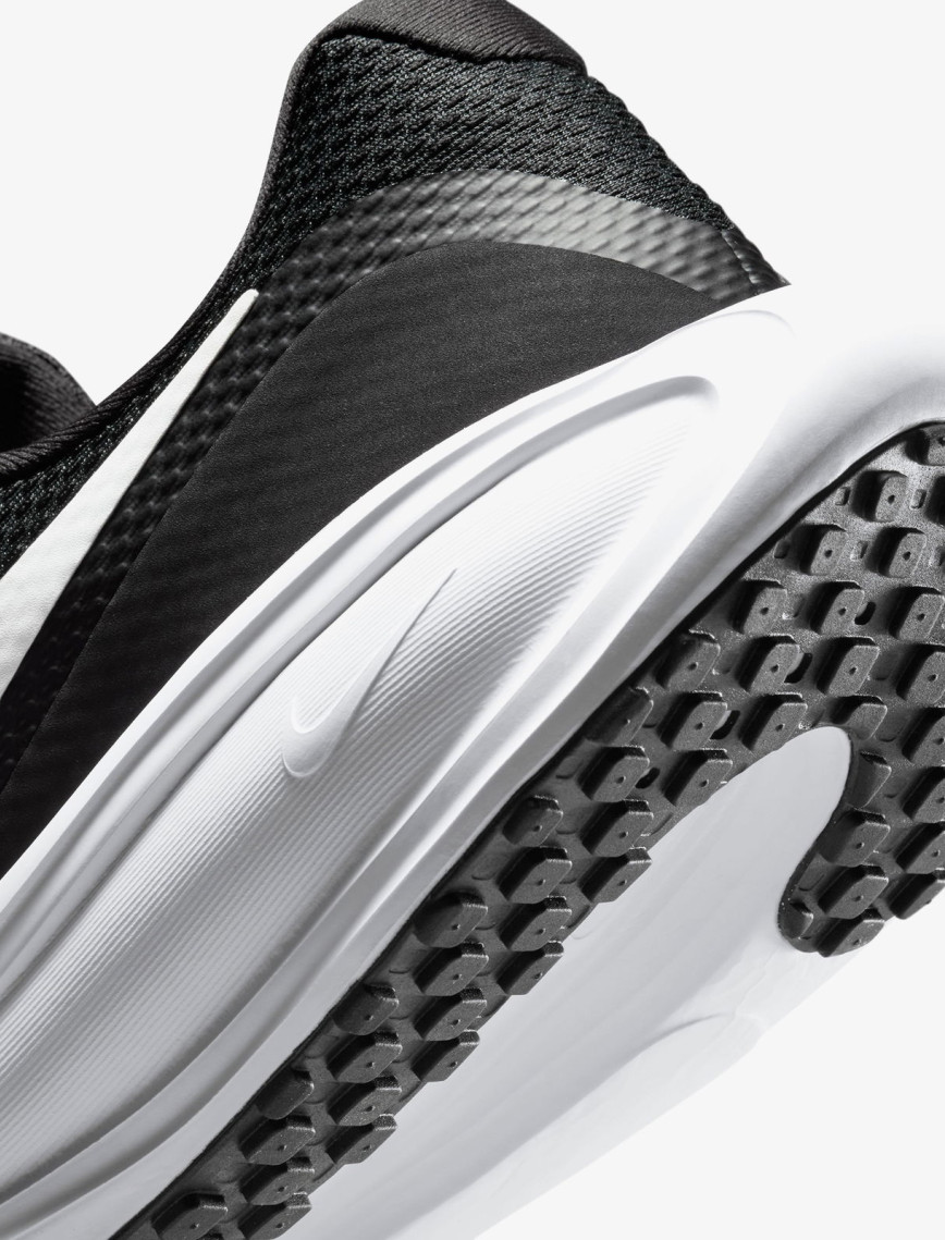 Nike Revolution 8 Erkek Siyah Koşu Ayakkabısı Nike Revolution 8 Erkek Siyah Koşu Ayakkabısı