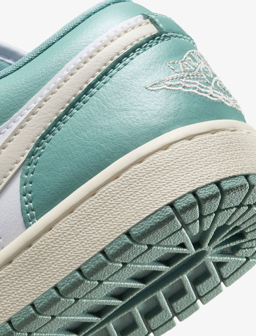 Jordan Air 1 Low Kadın Beyaz Spor Ayakkabı Jordan Air 1 Low Kadın Beyaz Spor Ayakkabı