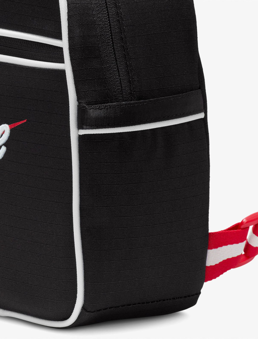 Nike Sportswear Futura 365 Mini Kadın Siyah Sırt Çantası Nike Sportswear Futura 365 Mini Kadın Siyah Sırt Çantası