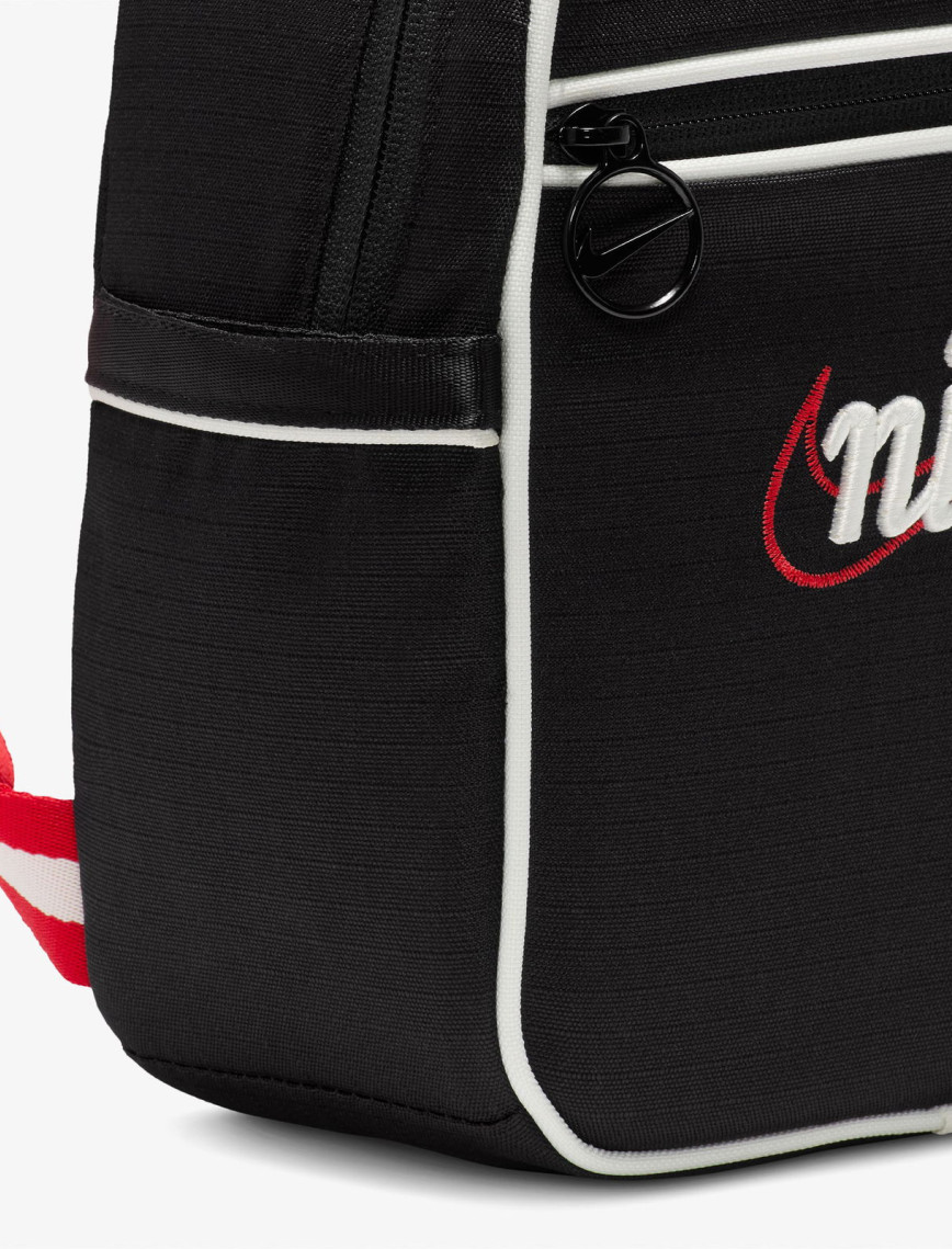 Nike Sportswear Futura 365 Mini Kadın Siyah Sırt Çantası Nike Sportswear Futura 365 Mini Kadın Siyah Sırt Çantası