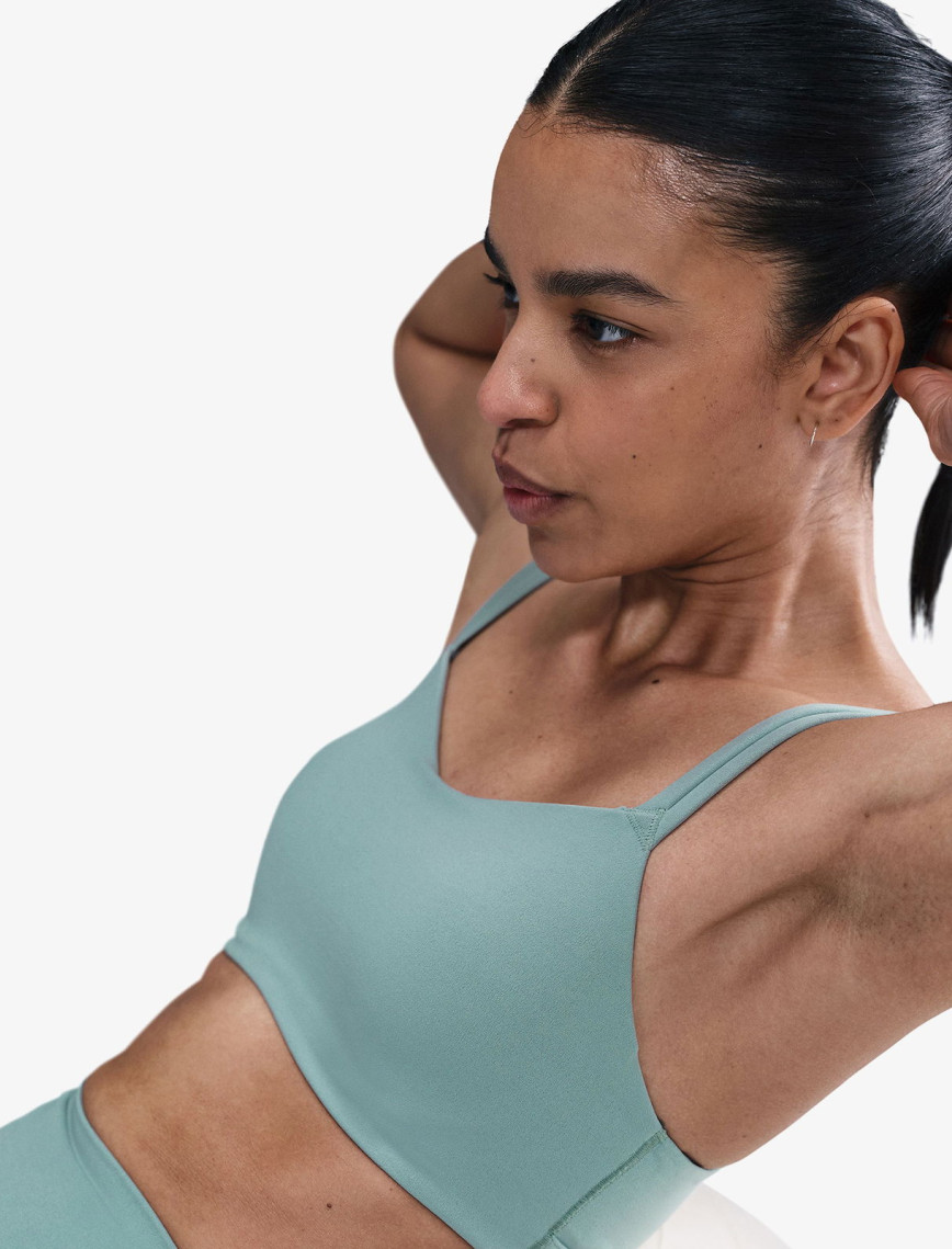 Nike Dri-Fit Zenvy Strappy Kadın Yeşil Bra Nike Dri-Fit Zenvy Strappy Kadın Yeşil Bra