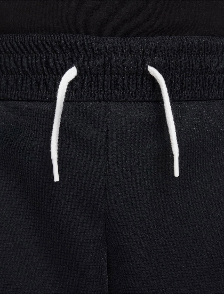 Nike Dri-Fit DNA Genç Çocuk Siyah Şort Nike Dri-Fit DNA Genç Çocuk Siyah Şort