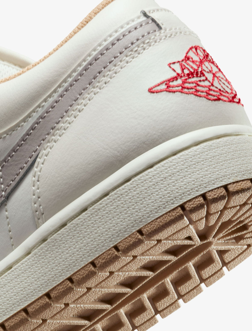 Jordan Air 1 Low Erkek Krem Rengi Spor Ayakkabı