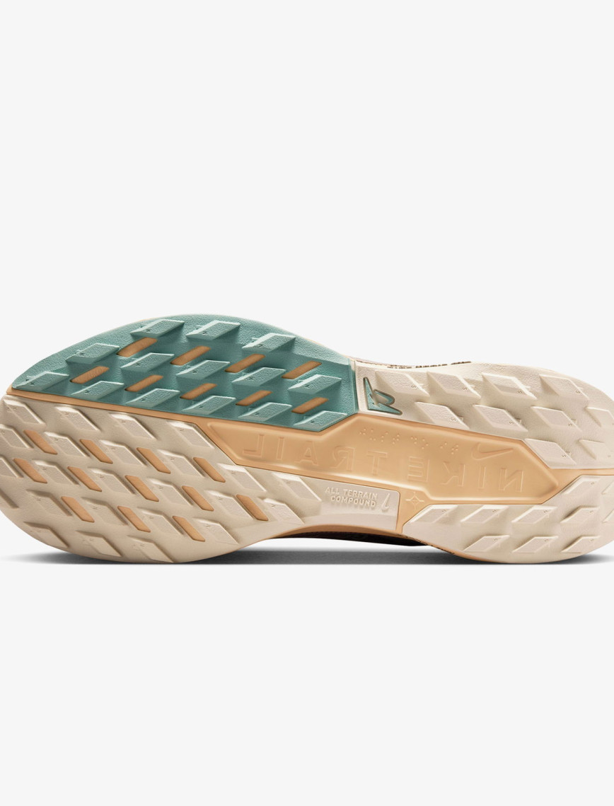 Nike Pegasus Trail 5 Gore-Tex Kadın Kahverengi Koşu Ayakkabısı Nike Pegasus Trail 5 Gore-Tex Kadın Kahverengi Koşu Ayakkabısı