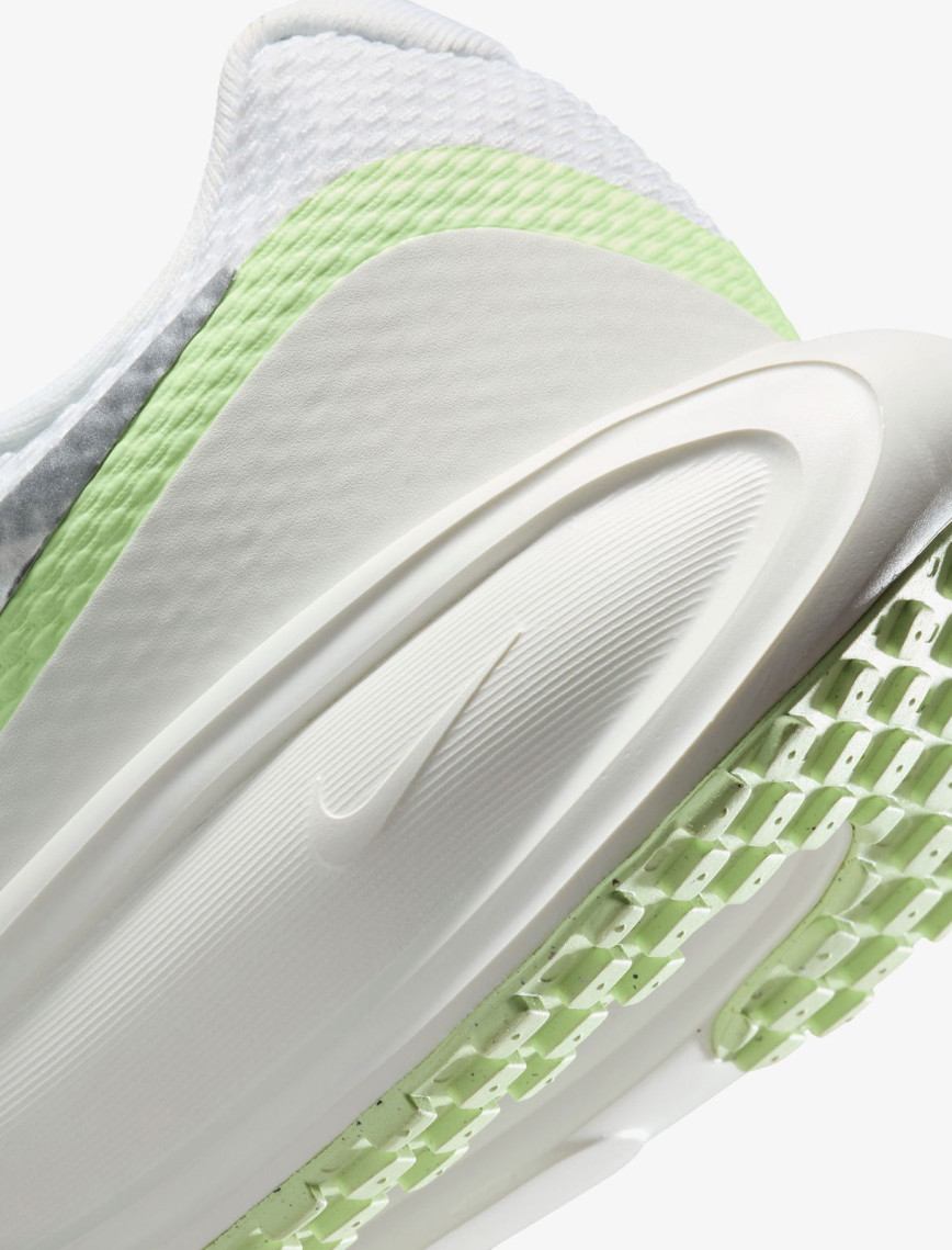 Nike Revolution 8 Kadın Beyaz Koşu Ayakkabısı Nike Revolution 8 Kadın Beyaz Koşu Ayakkabısı