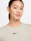 Nike Sportswear Essential Kadın Krem Rengi T-Shirt Nike Sportswear Essential Kadın Krem Rengi T-Shirt
