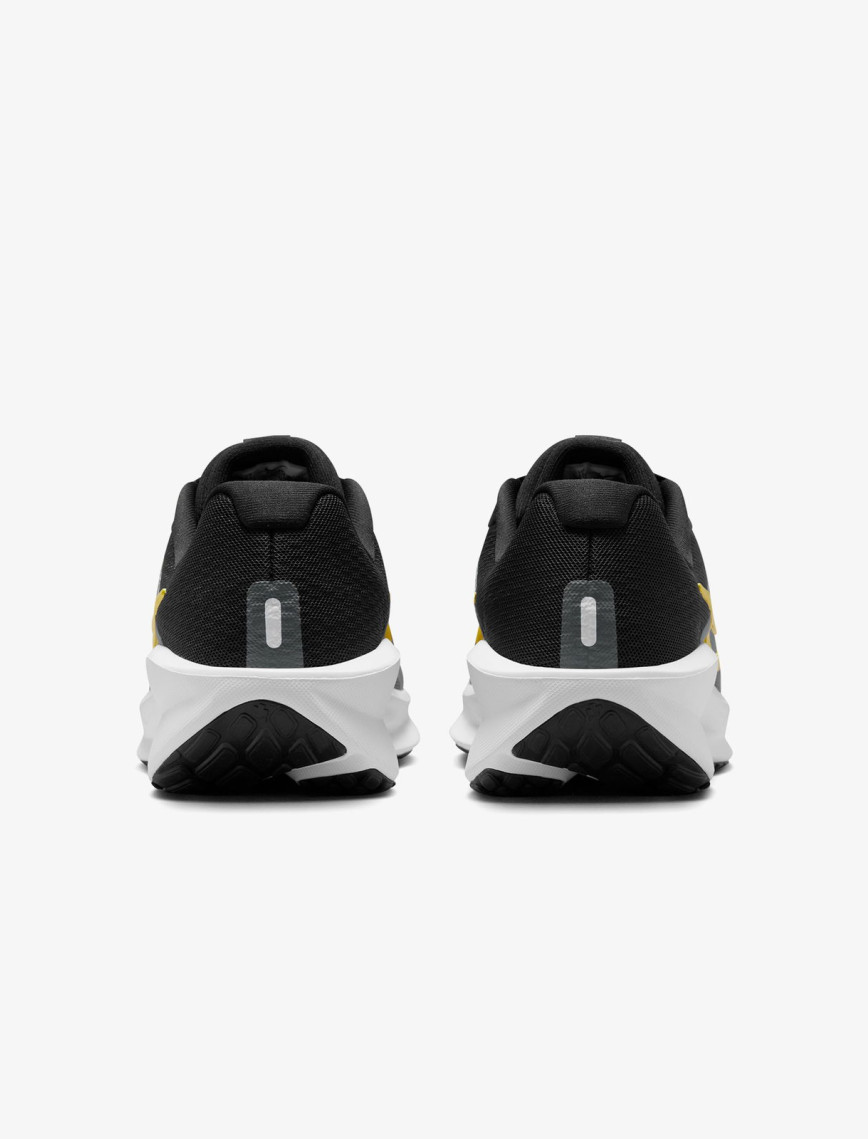 Nike Downshifter 13 Erkek Siyah Koşu Ayakkabısı Nike Downshifter 13 Erkek Siyah Koşu Ayakkabısı