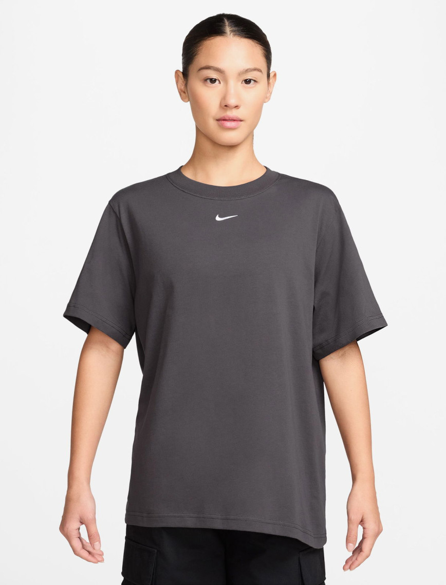 Nike Sportswear Essential Kadın Krem Rengi T-Shirt Nike Sportswear Essential Kadın Krem Rengi T-Shirt