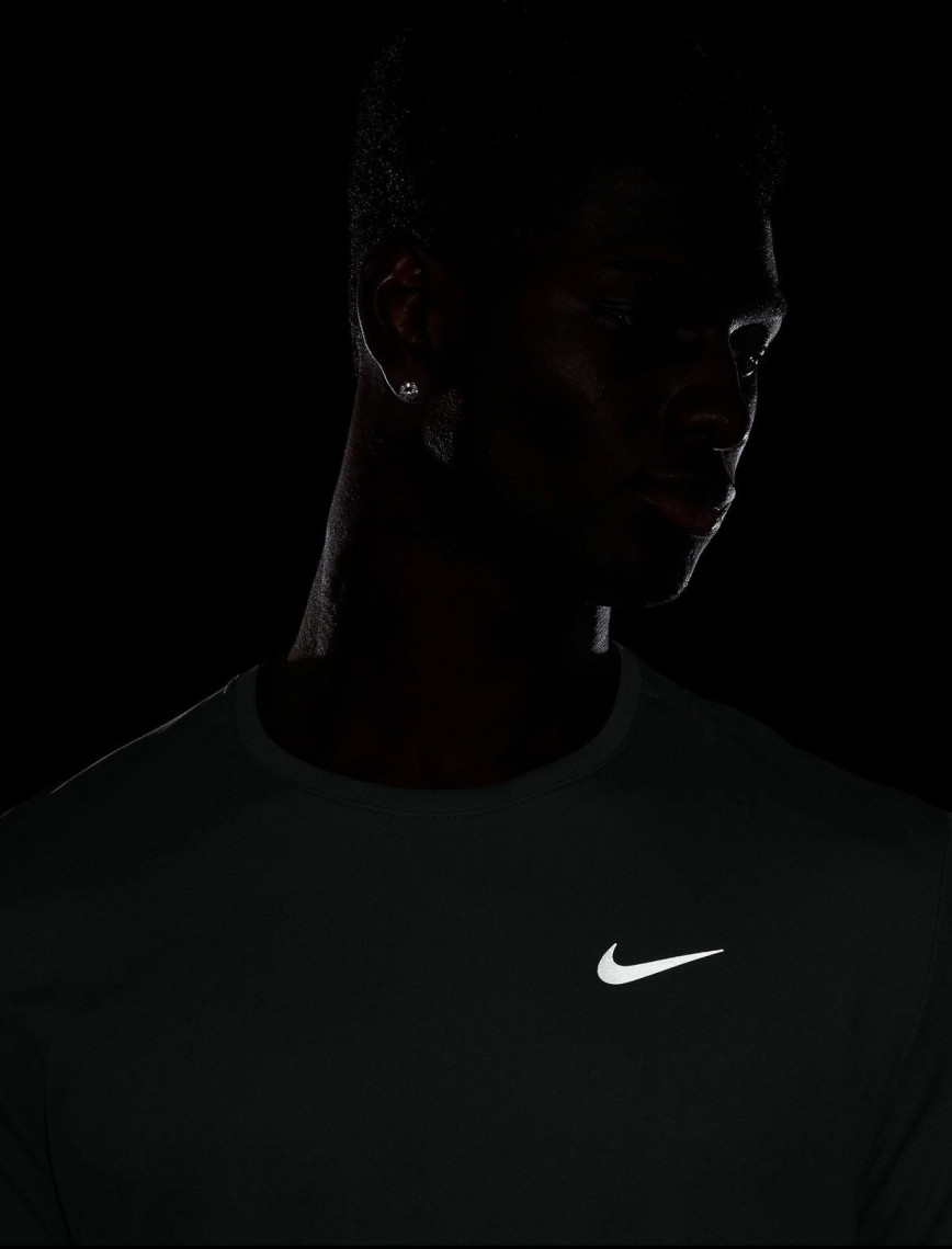 Nike Dri-Fit Miler Erkek Yeşil T-Shirt Nike Dri-Fit Miler Erkek Yeşil T-Shirt