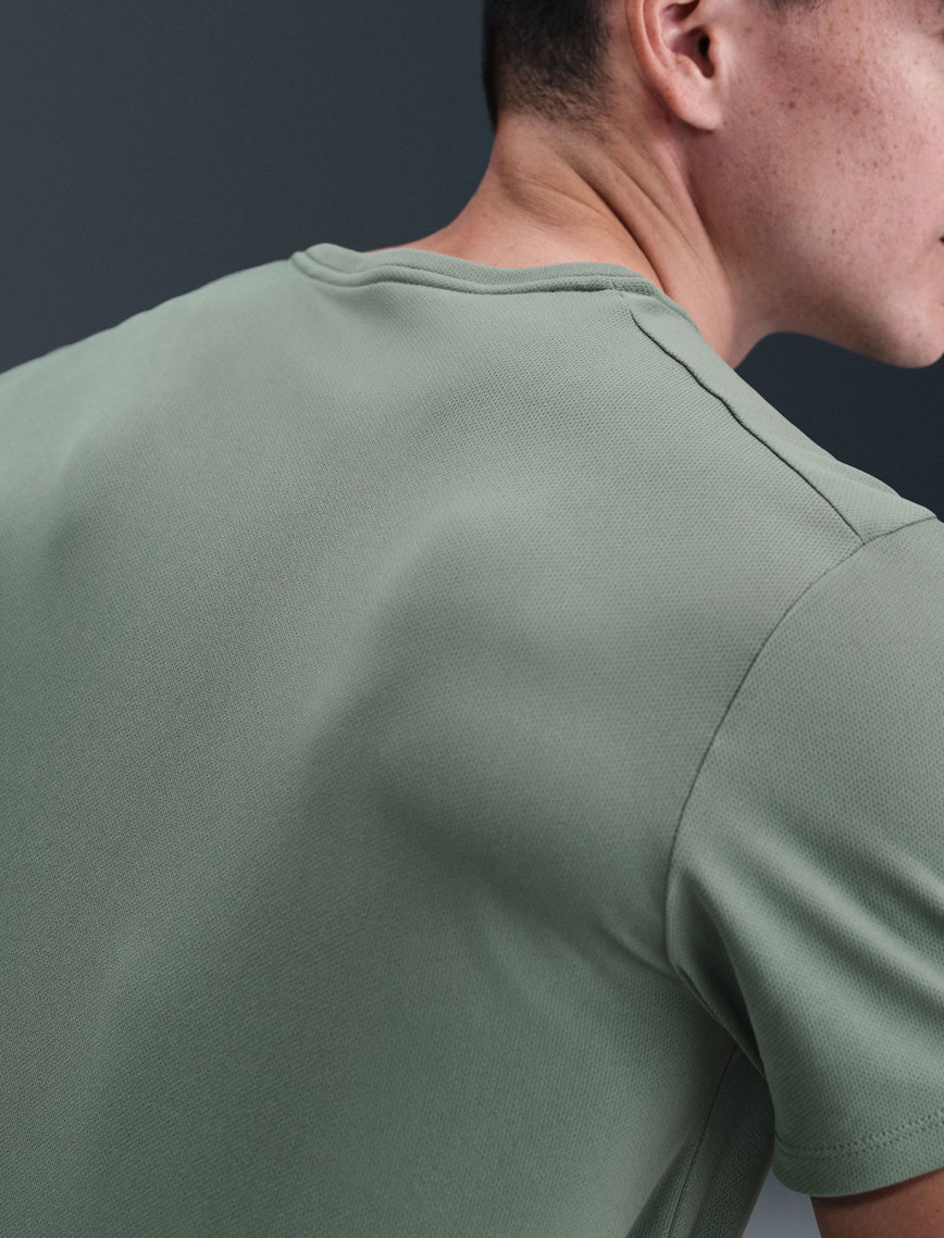 Nike Dri-Fit Miler Erkek Yeşil T-Shirt Nike Dri-Fit Miler Erkek Yeşil T-Shirt