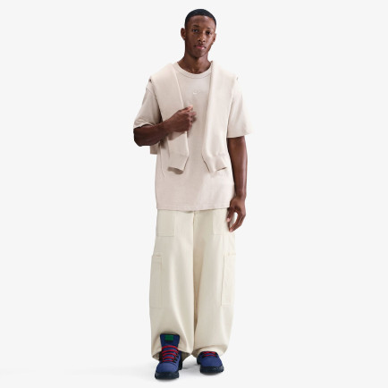 Nike Sportswear Premium Essentials Erkek Krem Rengi T-Shirt