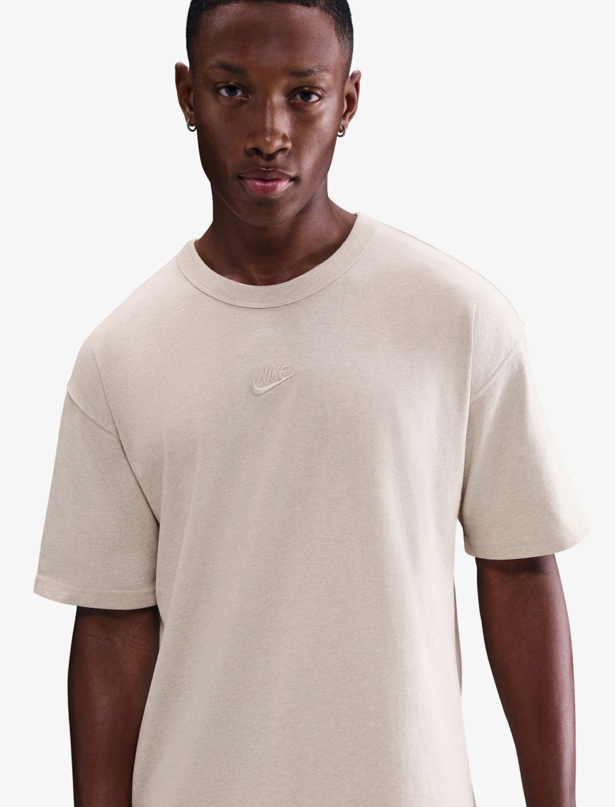 Nike Sportswear Premium Essentials Erkek Krem Rengi T-Shirt Nike Sportswear Premium Essentials Erkek Krem Rengi T-Shirt