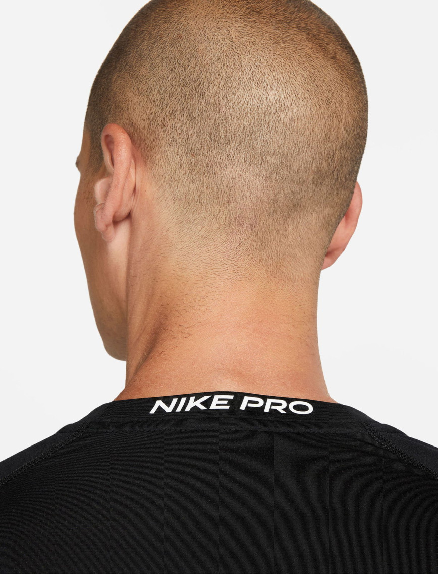 Nike Pro Warm Erkek Siyah Sweatshirt Nike Pro Warm Erkek Siyah Sweatshirt