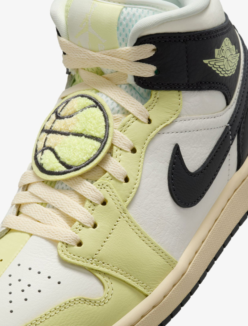 Jordan Air 1 Mid SE Kadın Krem Rengi Spor Ayakkabı Jordan Air 1 Mid SE Kadın Krem Rengi Spor Ayakkabı