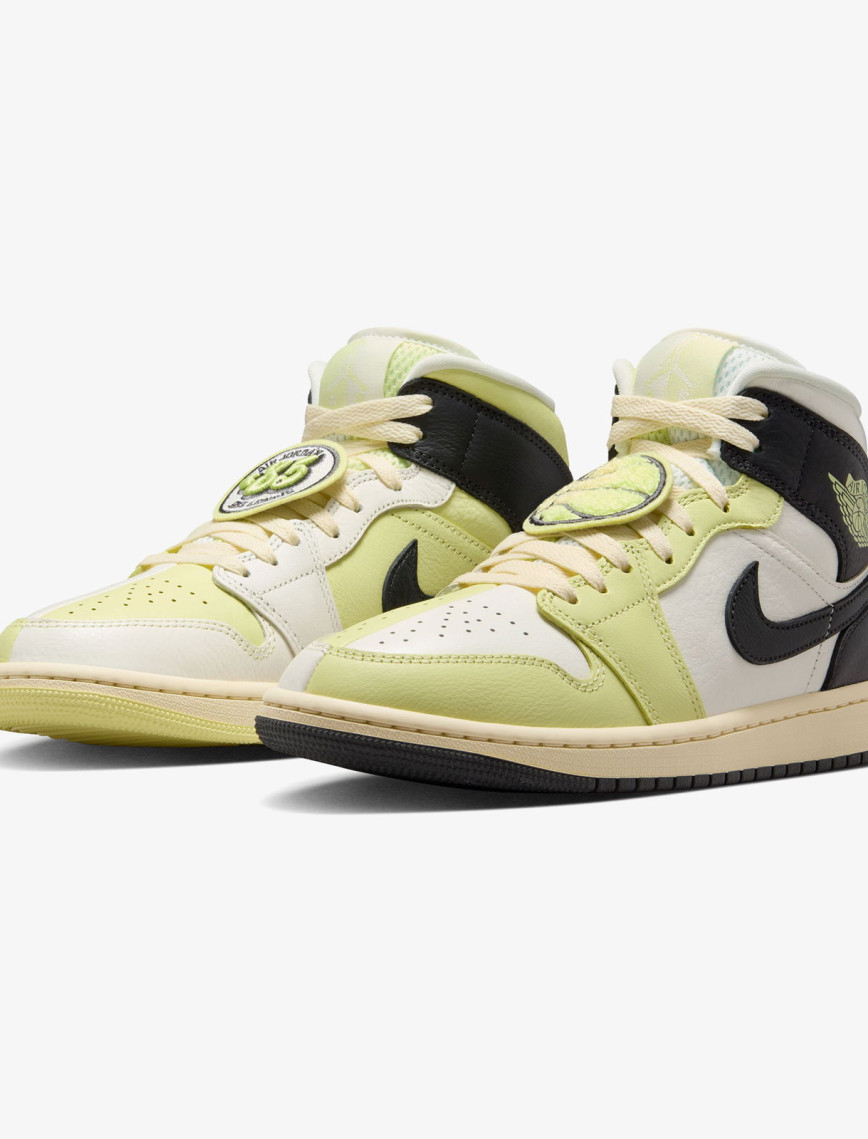 Jordan Air 1 Mid SE Kadın Krem Rengi Spor Ayakkabı Jordan Air 1 Mid SE Kadın Krem Rengi Spor Ayakkabı