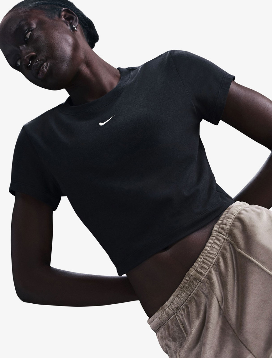 Nike Sportswear Chill Knit Kadın Siyah T-Shirt Nike Sportswear Chill Knit Kadın Siyah T-Shirt