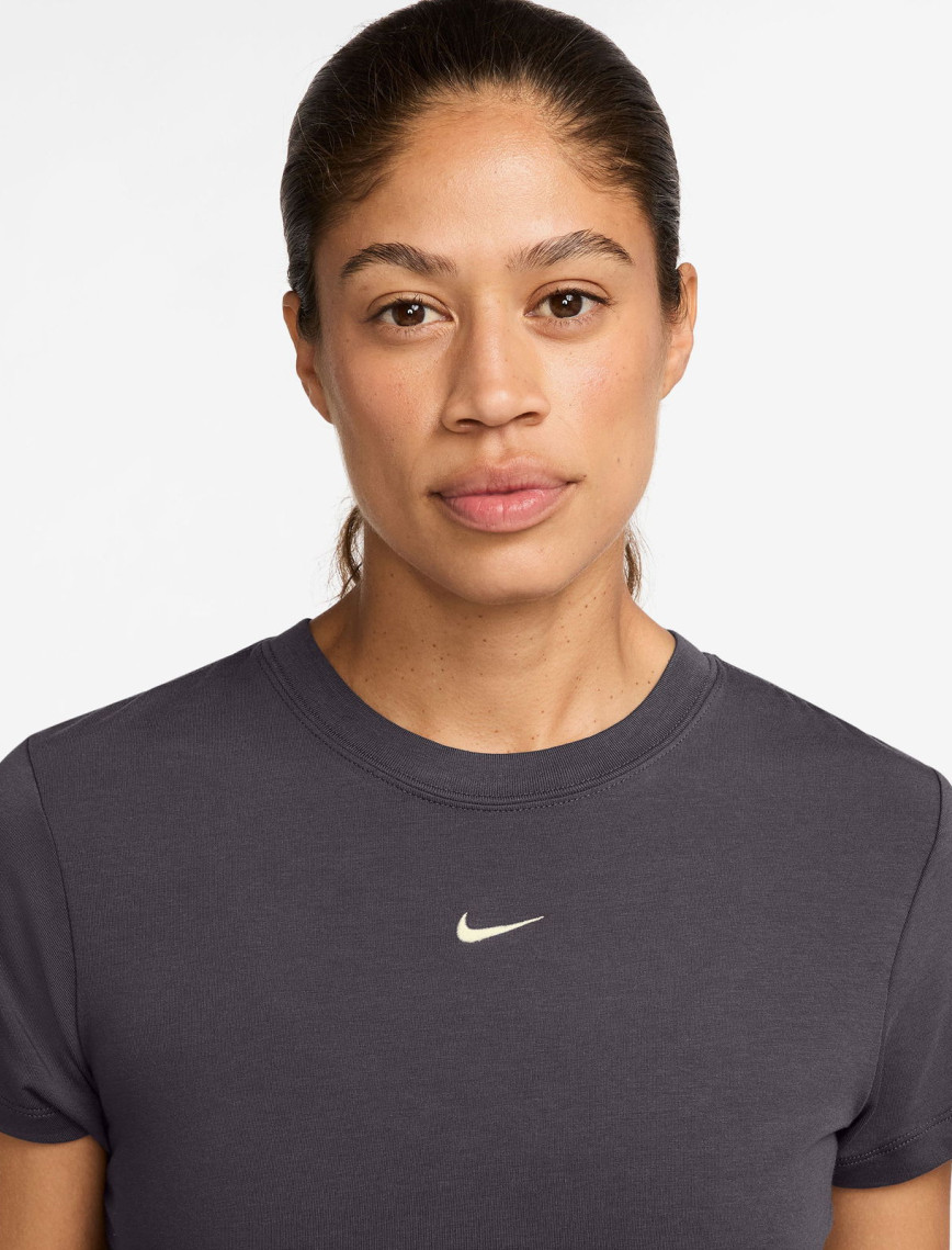 Nike Sportswear Chill Knit Kadın Gri T-Shirt Nike Sportswear Chill Knit Kadın Gri T-Shirt