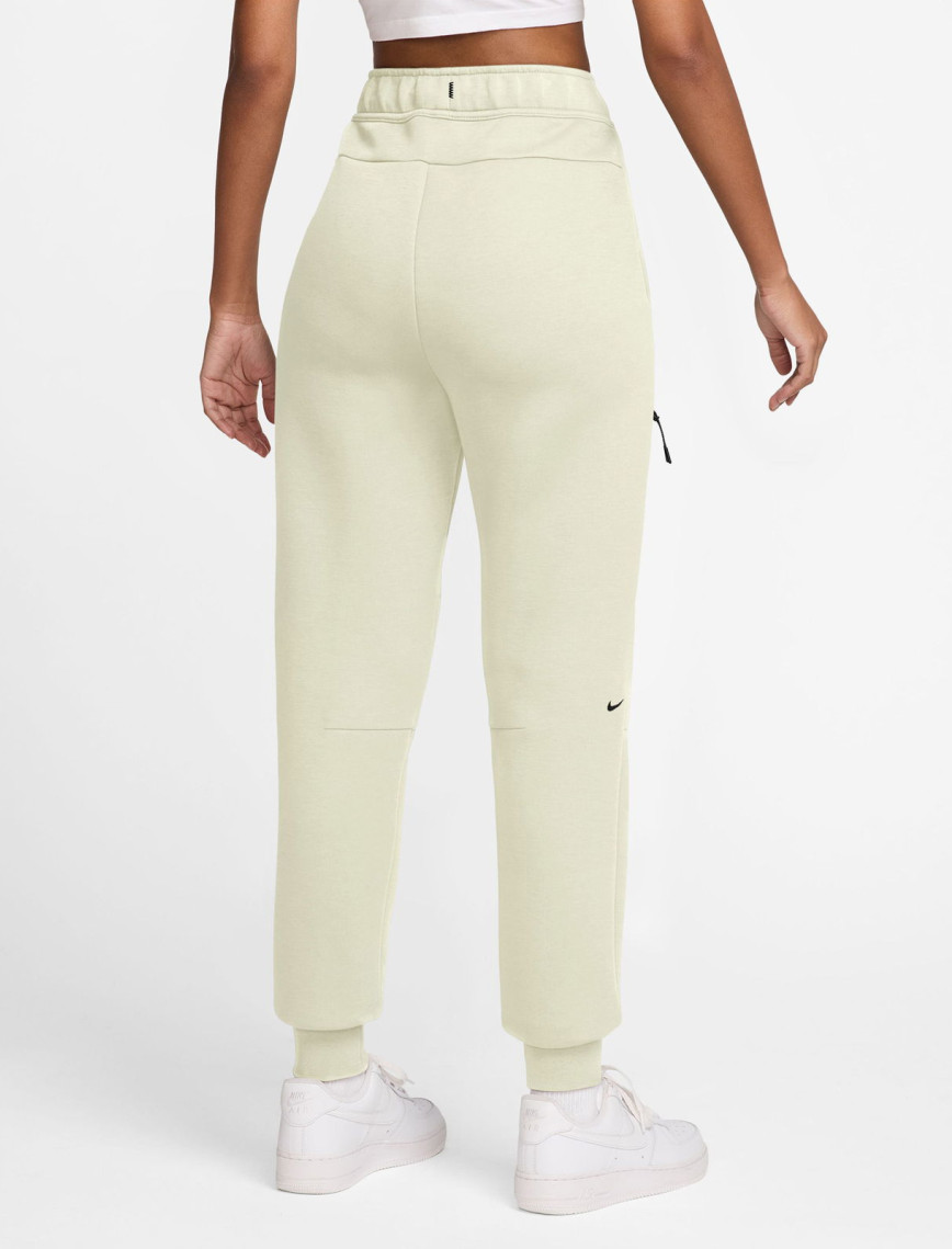 Nike Sportswear Tech Fleece Jogger Kadın Krem Rengi Eşofman Altı Nike Sportswear Tech Fleece Jogger Kadın Krem Rengi Eşofman Altı