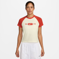 Nike Sportswear Chill Knit Kadın Krem Rengi T-Shirt Nike Sportswear Chill Knit Kadın Krem Rengi T-Shirt