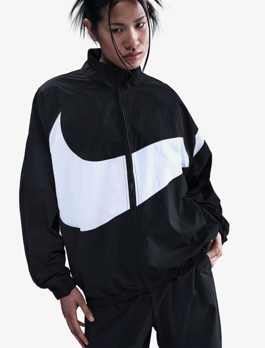 Nike Sportswear Logo Kadın Siyah Ceket Nike Sportswear Logo Kadın Siyah Ceket