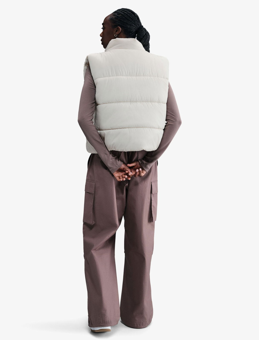 Nike Sportswear Classic Puffer Kadın Krem Rengi Yelek Nike Sportswear Classic Puffer Kadın Krem Rengi Yelek