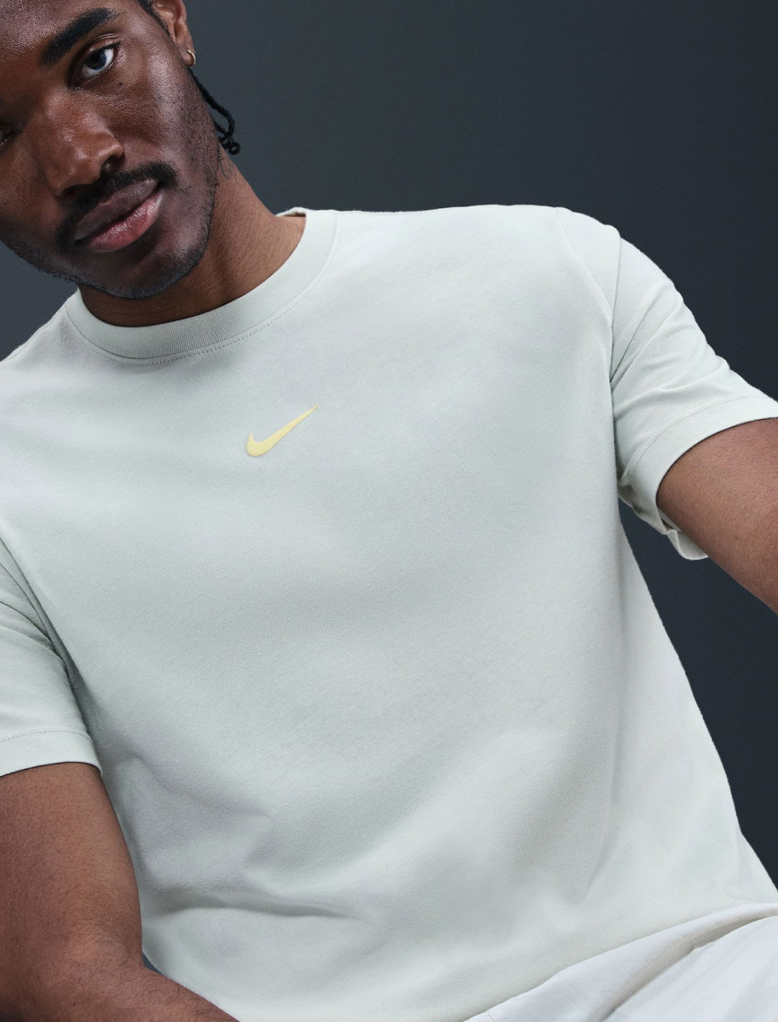 Nike Sportswear Erkek Gri T-Shirt Nike Sportswear Erkek Gri T-Shirt