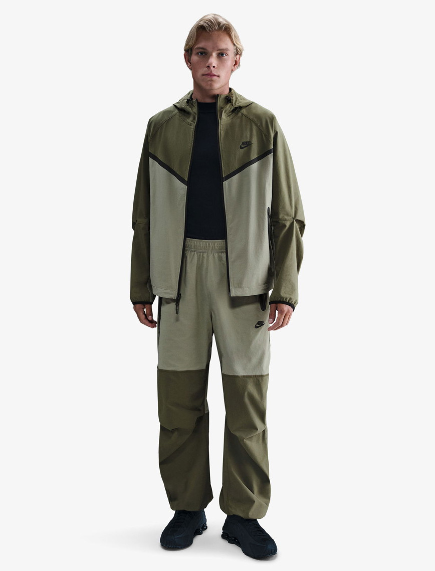 Nike Tech Woven Erkek Yeşil Ceket Nike Tech Woven Erkek Yeşil Ceket