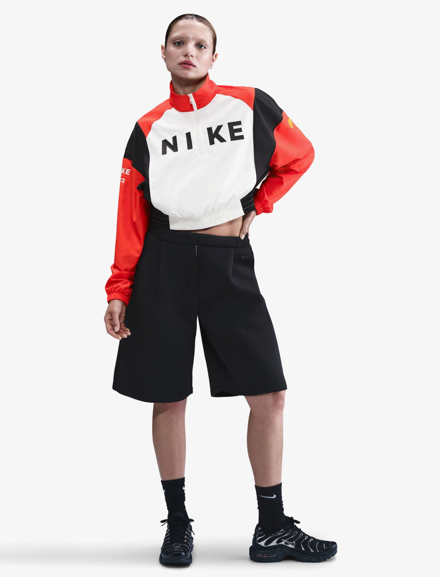 Nike Sportswear Classics Woven Remix Kadın Krem Rengi Ceket Nike Sportswear Classics Woven Remix Kadın Krem Rengi Ceket