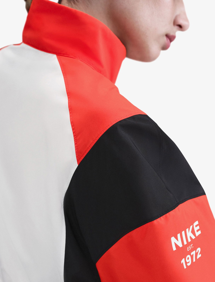 Nike Sportswear Classics Woven Remix Kadın Krem Rengi Ceket Nike Sportswear Classics Woven Remix Kadın Krem Rengi Ceket