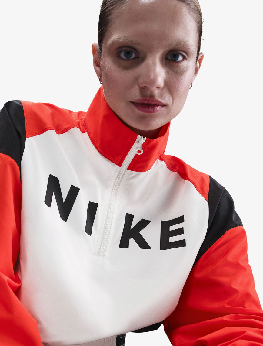 Nike Sportswear Classics Woven Remix Kadın Krem Rengi Ceket Nike Sportswear Classics Woven Remix Kadın Krem Rengi Ceket