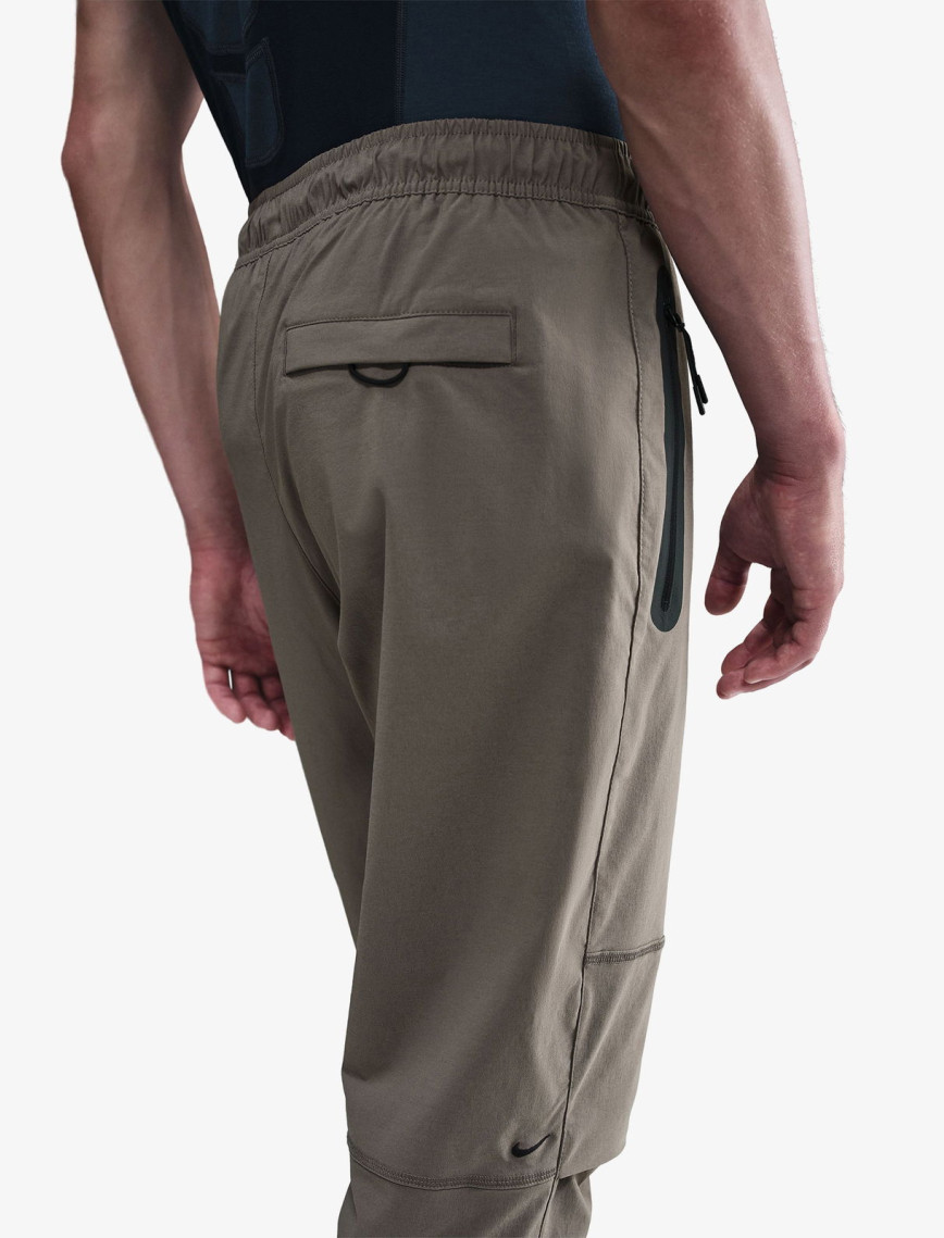 Nike Tech Woven Erkek Kahverengi Eşofman Altı Nike Tech Woven Erkek Kahverengi Eşofman Altı