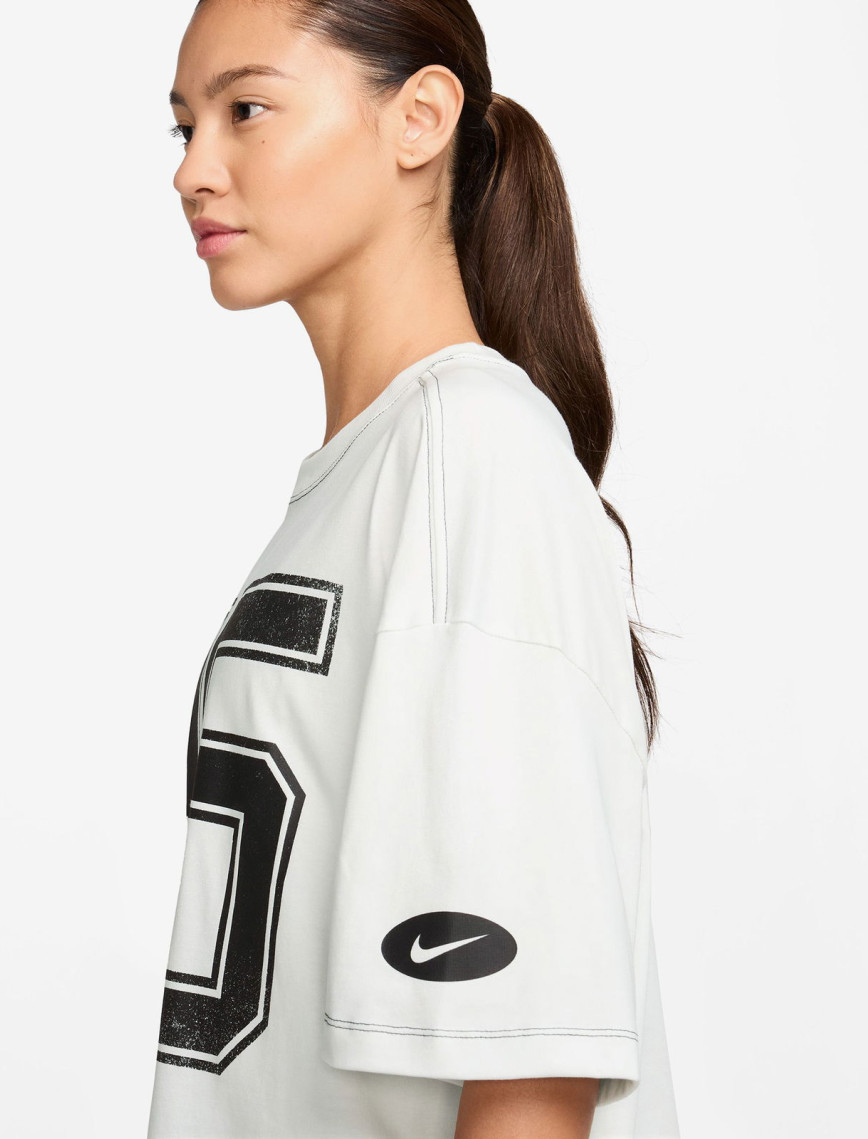 Nike Sportswear Street Kadın Beyaz T-Shirt Nike Sportswear Street Kadın Beyaz T-Shirt