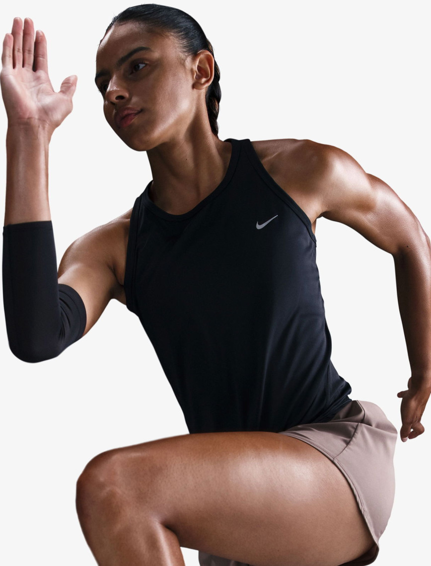 Nike Tempo Dri-Fit Kadın Siyah Kolsuz T-Shirt Nike Tempo Dri-Fit Kadın Siyah Kolsuz T-Shirt