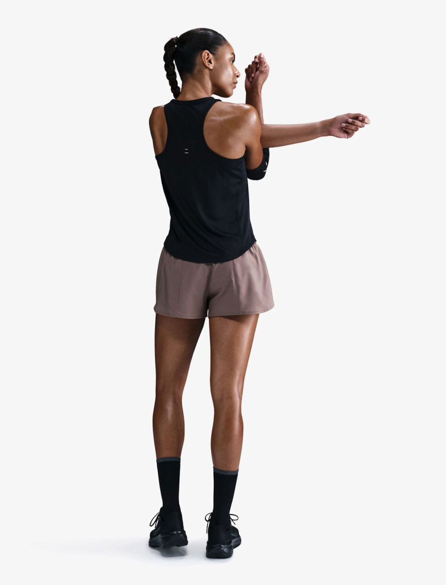 Nike Tempo Dri-Fit Kadın Siyah Kolsuz T-Shirt Nike Tempo Dri-Fit Kadın Siyah Kolsuz T-Shirt