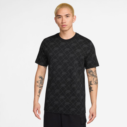 Nike All Over Printed Seasonal Club Erkek Siyah T-Shirt Nike All Over Printed Seasonal Club Erkek Siyah T-Shirt