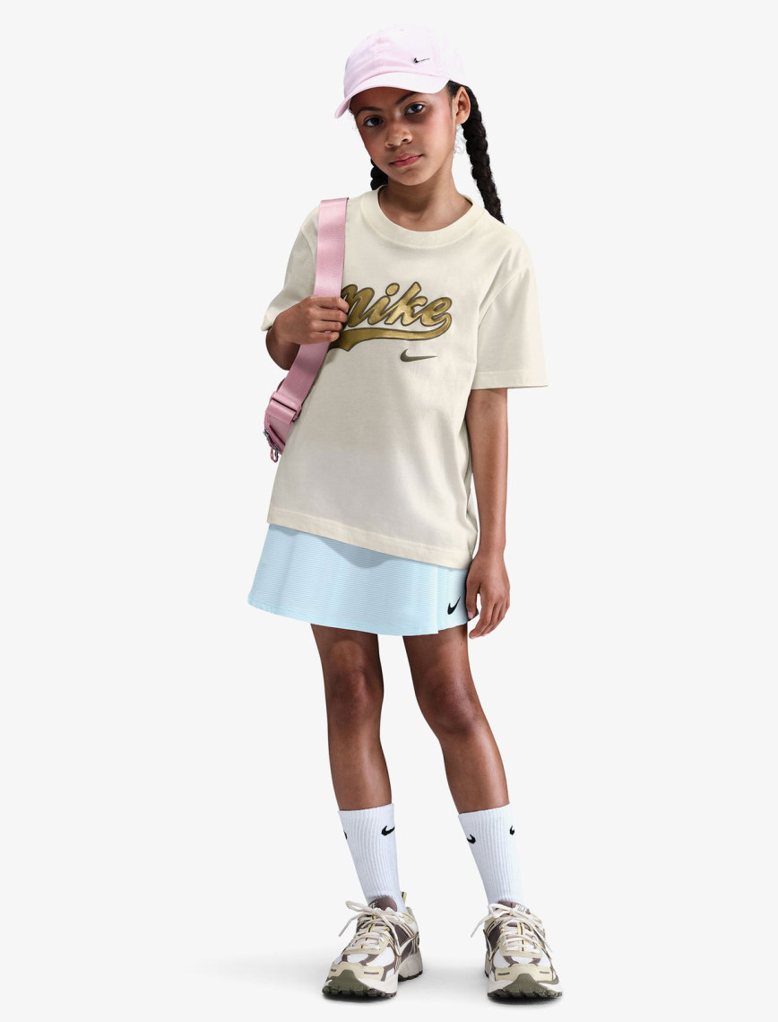 Nike Sportswear Trend Genç Çocuk Krem Rengi T-Shirt Nike Sportswear Trend Genç Çocuk Krem Rengi T-Shirt
