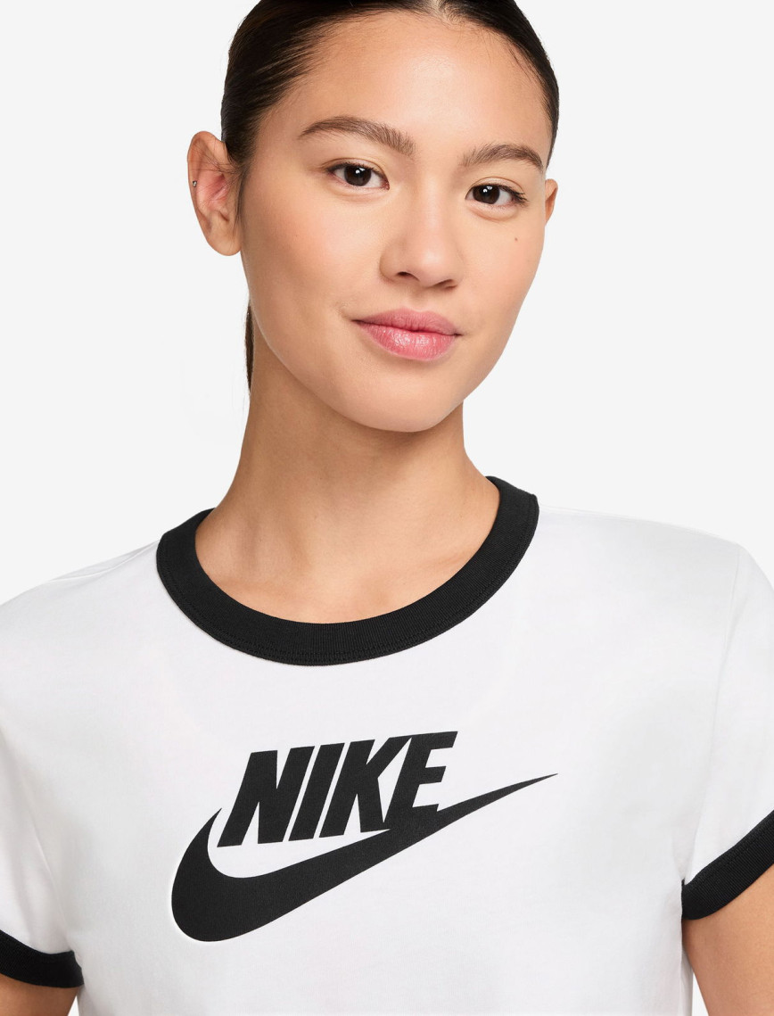 Nike Sportswear Kadın Beyaz T-Shirt Nike Sportswear Kadın Beyaz T-Shirt