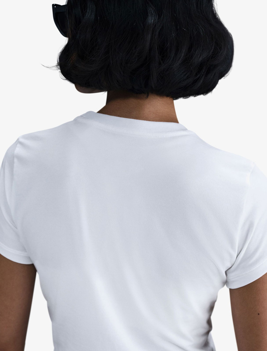 Nike Sportswear Chill Knit Kadın Beyaz T-Shirt Nike Sportswear Chill Knit Kadın Beyaz T-Shirt