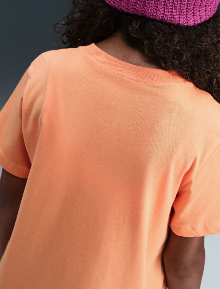 Nike Sportswear Trend Genç Çocuk Turuncu T-Shirt Nike Sportswear Trend Genç Çocuk Turuncu T-Shirt