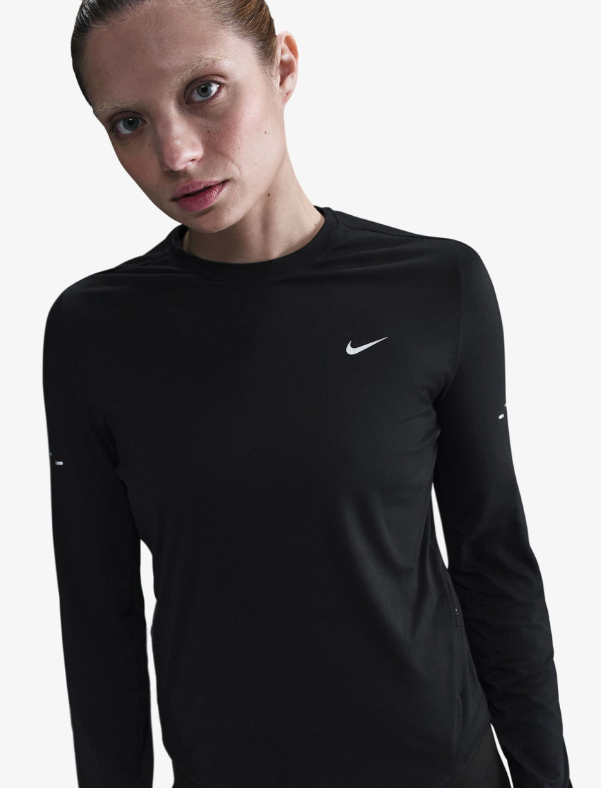 Nike Swift Dri-Fit Kadın Siyah T-Shirt Nike Swift Dri-Fit Kadın Siyah T-Shirt
